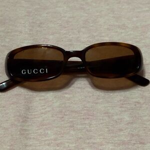 Authentic Vintage Gucci GG 2452/S E9W sunglasses in Tortoise brown w/brown lense